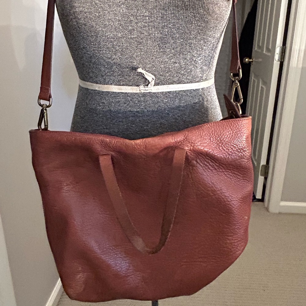 Elegant Brown Leather Shoulder Bag